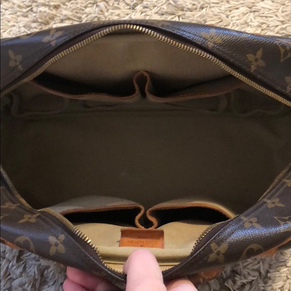 Louis Vuitton bag - Picture 8 of 9